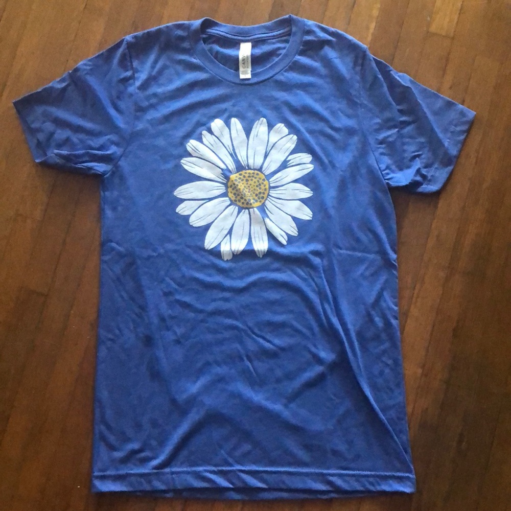 Daisy t shirt Bella Canvas NEW